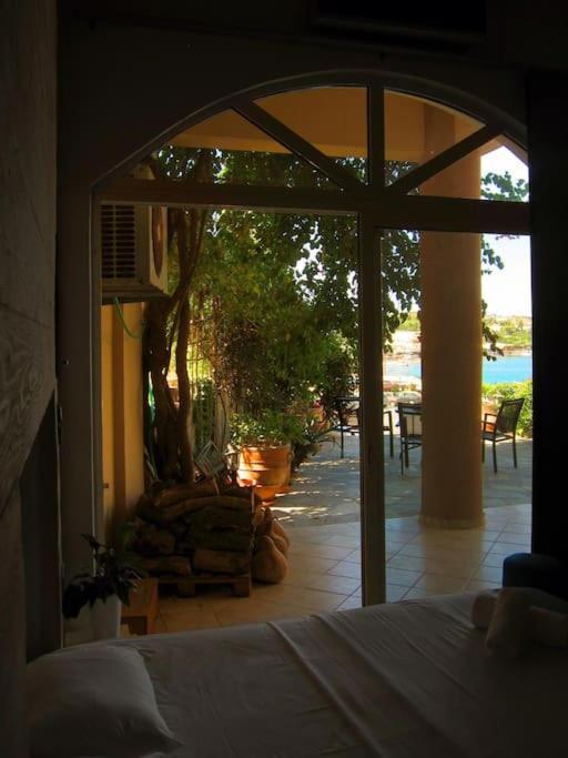 Lenico Beachfront Suites Agia Pelagia  Exterior foto